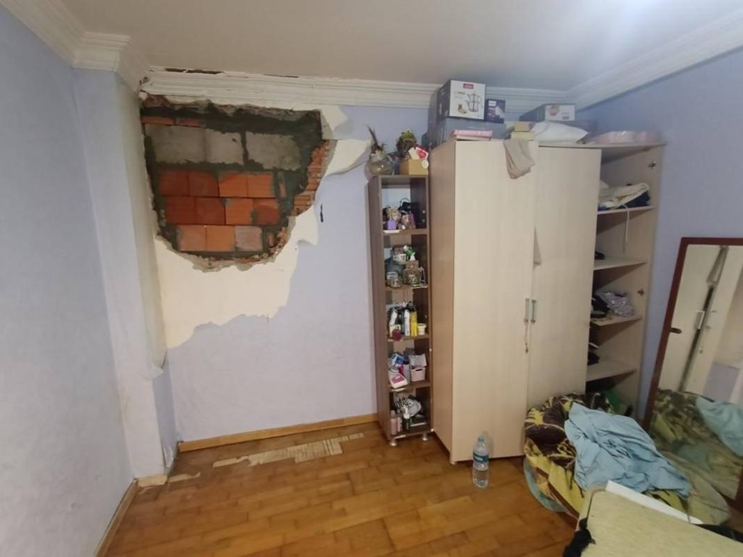 Genç kadın üstünü değiştirirken kendini dışarıda buldu! Bu kadar sorumsuzluk 'Pes' dedirtti 6